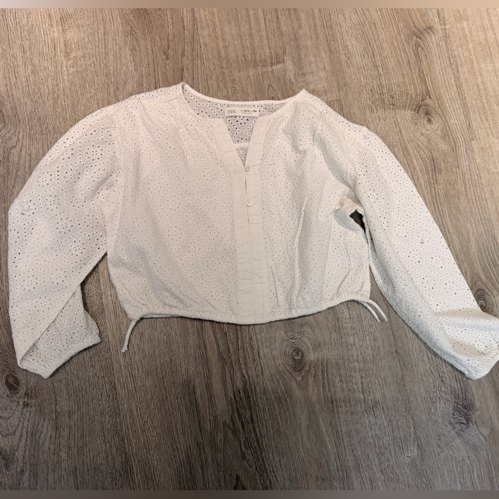 Zara White Eyelet Button-Front Cropped Blouse